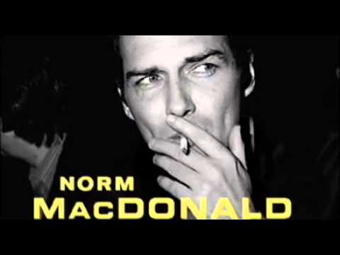 Norm Macdonald en fumant
