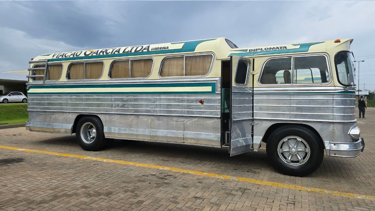 Nielson Diplomata 61 ,FNM Alfa Romeo D-11.000 ano 1964 - Viação Garcia G93 Por Fora e Por Dentro