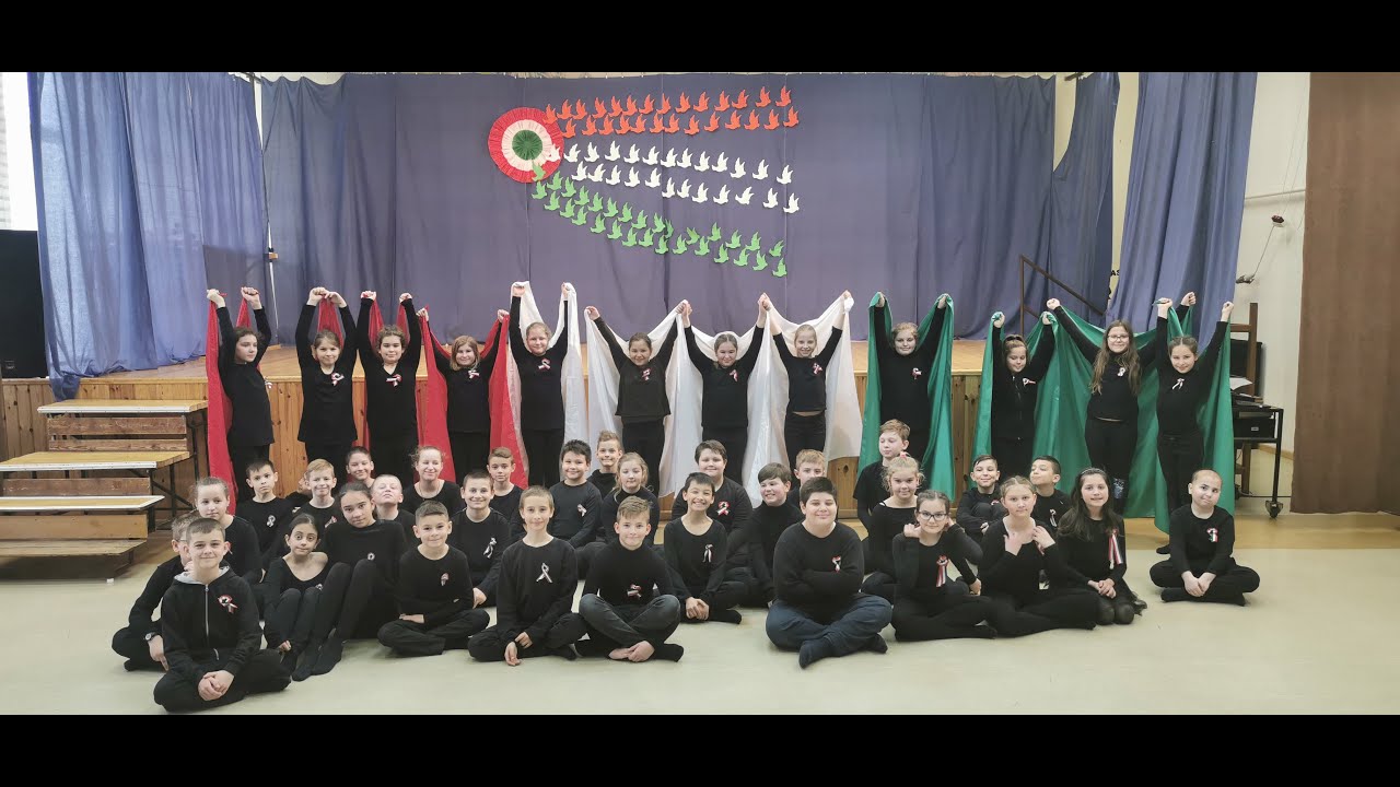 Március 15-i ünnepi műsor a 4. osztályos tanulók előadásában