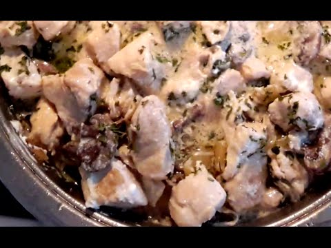 CHICKEN MUSHROOM IN SOUR CREAM SAUCE