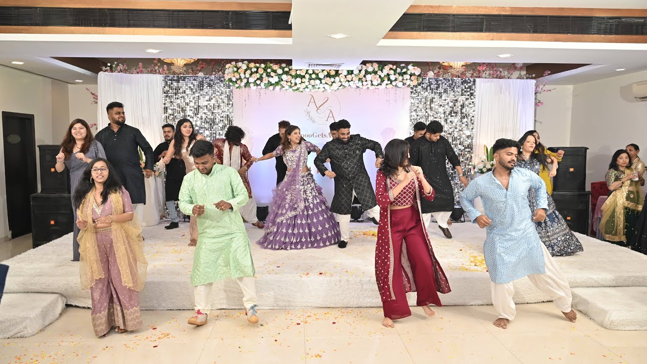 Friends Set the Stage on Fire 🔥 | Best Sangeet Dance! Amuu 💖 Apoo Sangeet 