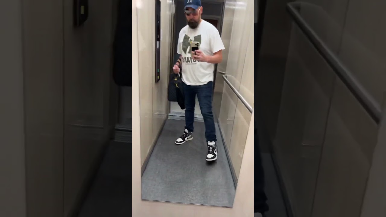 Air Jordan 1 Retro High OG 'Dark Mocha' 2020