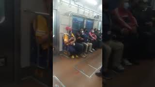 Naik Kereta Api Tut Tut Tut ..Krl Commuter Line Depok-Jakarta ..