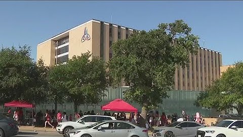 Hundreds of Ascension Seton nurses go on strike in Austin | FOX 7 Austin