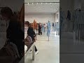 Италия Рим  итальянская мода ERMANNO SCERVINO , консультант танцует