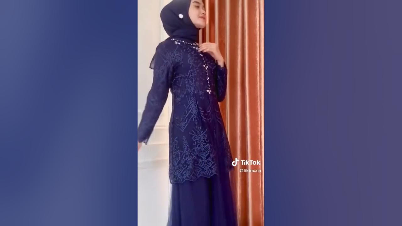 Gamis Brukat Syantik Syahrini