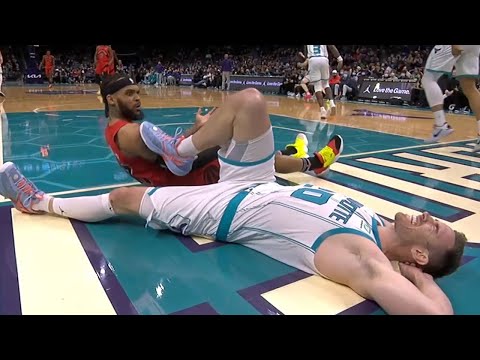 Gordon Hayward Is Down In Serious Pain And Then Someone Fell On Him Again