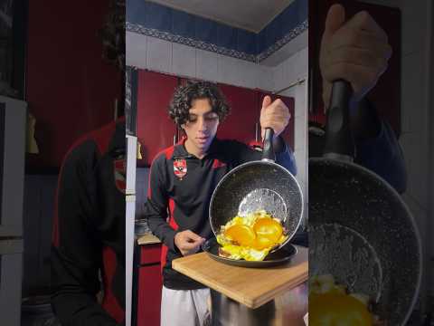 Egg بيض بالبسطرمة