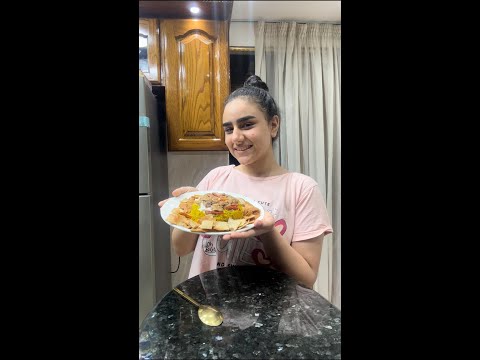 فتة الشاورما السوري و التومية عايزين كل يوم يشتروها من المحلات بثمن طبق واحد أكلت العيلة كلها