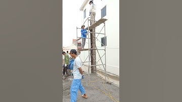 Quá trình đổ bê tông cột tầng 1