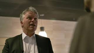Wouter Bos (CEO Invest-NL) in gesprek met Pieter Joost van den Bos (NVB)