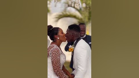 Thumbnail of They just can't Stop Kissing ❤ 💖🥰😍🤩