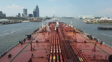 Ship maneuver to port #usa