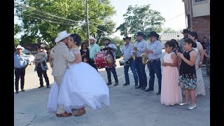 Citlali's Quinceañera, recibida con Tamborazo a la entrada del salón