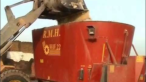 Mixell Twin Auger Trailer Mixer Feeder