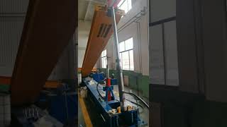 Hydraulic cylinder pressure test.