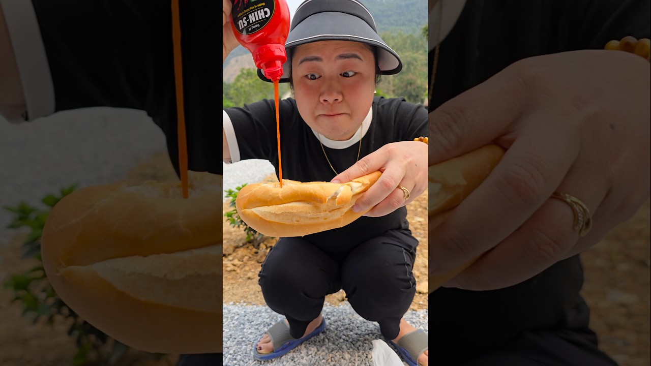 Kind girl helps homeless old woman from being bullied by children