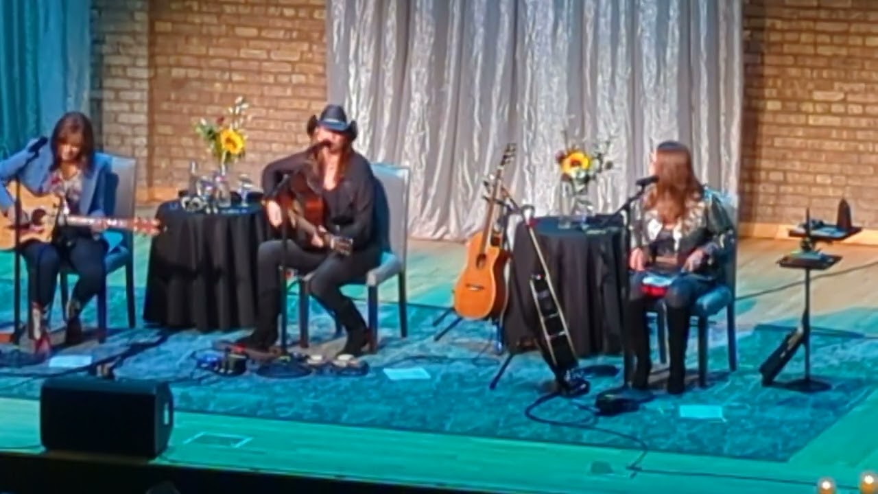 CHICKS WITH HITS 002