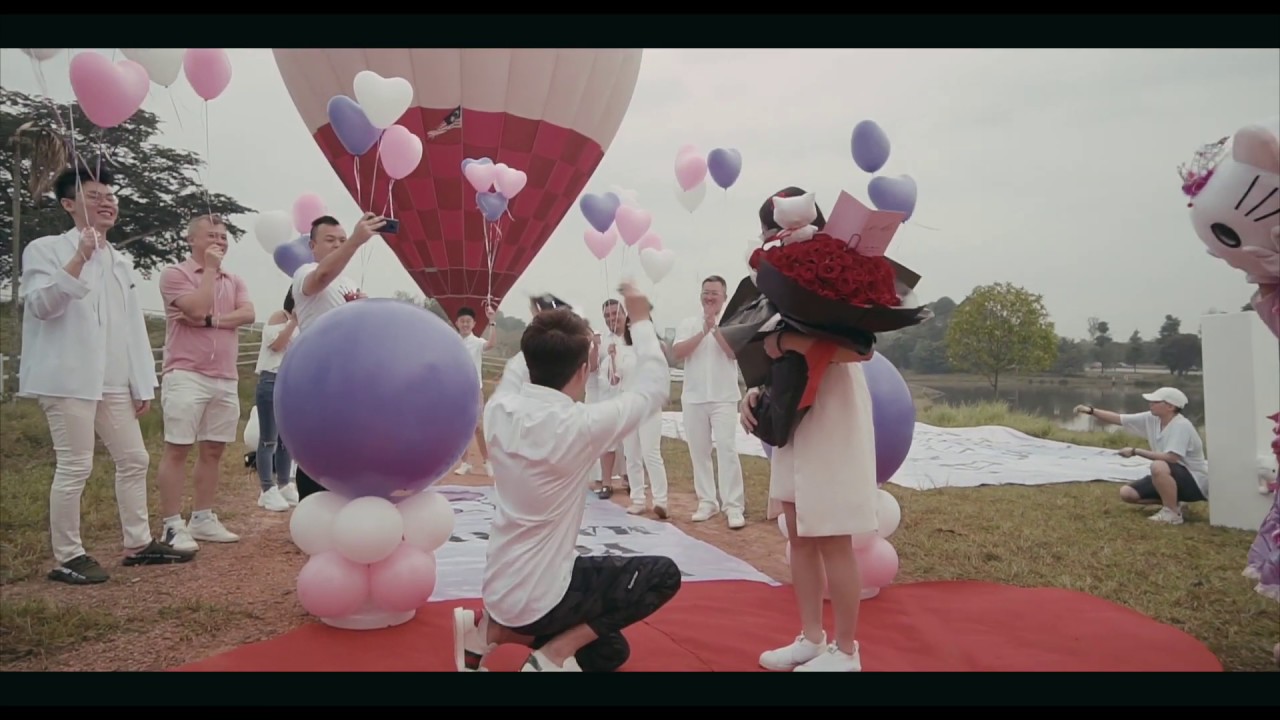 Hot Air Balloon Hello Kitty Married proposal , 特别的热气球吉蒂猫求婚！！！少女肯定喜欢的浪漫求婚~ 男人不敢看的求婚~~~