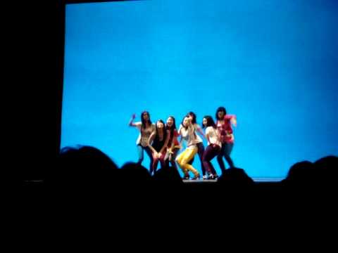 University of Michigan KSA Culture Show 2009 - Fem...