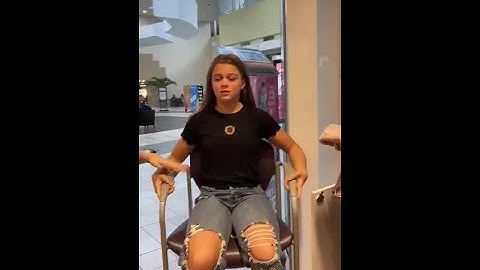 How overthinking shows in 5 seconds #nervous #scare #funnyvideos #afv