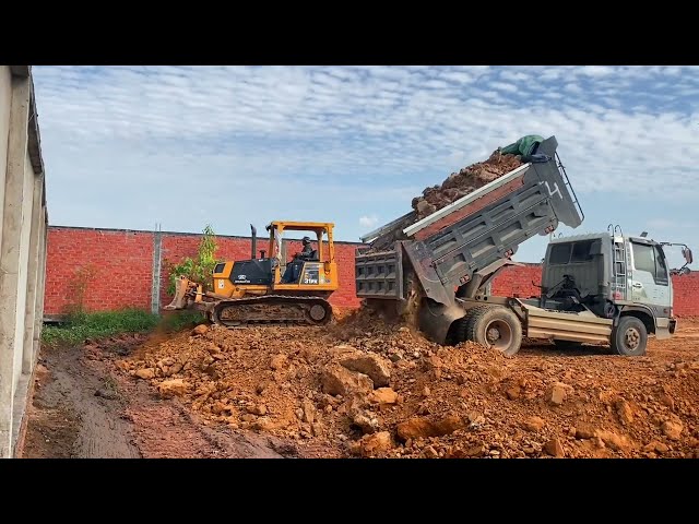 POWER OF MACHINE BULL DOZER (NEW BUILD LANDSCAPE NEARLY TAKE A WALL OUT  NEARLY GOT HIM IN TROUBLE) 