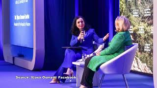 Top News/ Vjosa Osmani takon Hillary Clinton: Falënderuese, SHBA po na ndihmon anekënd botës