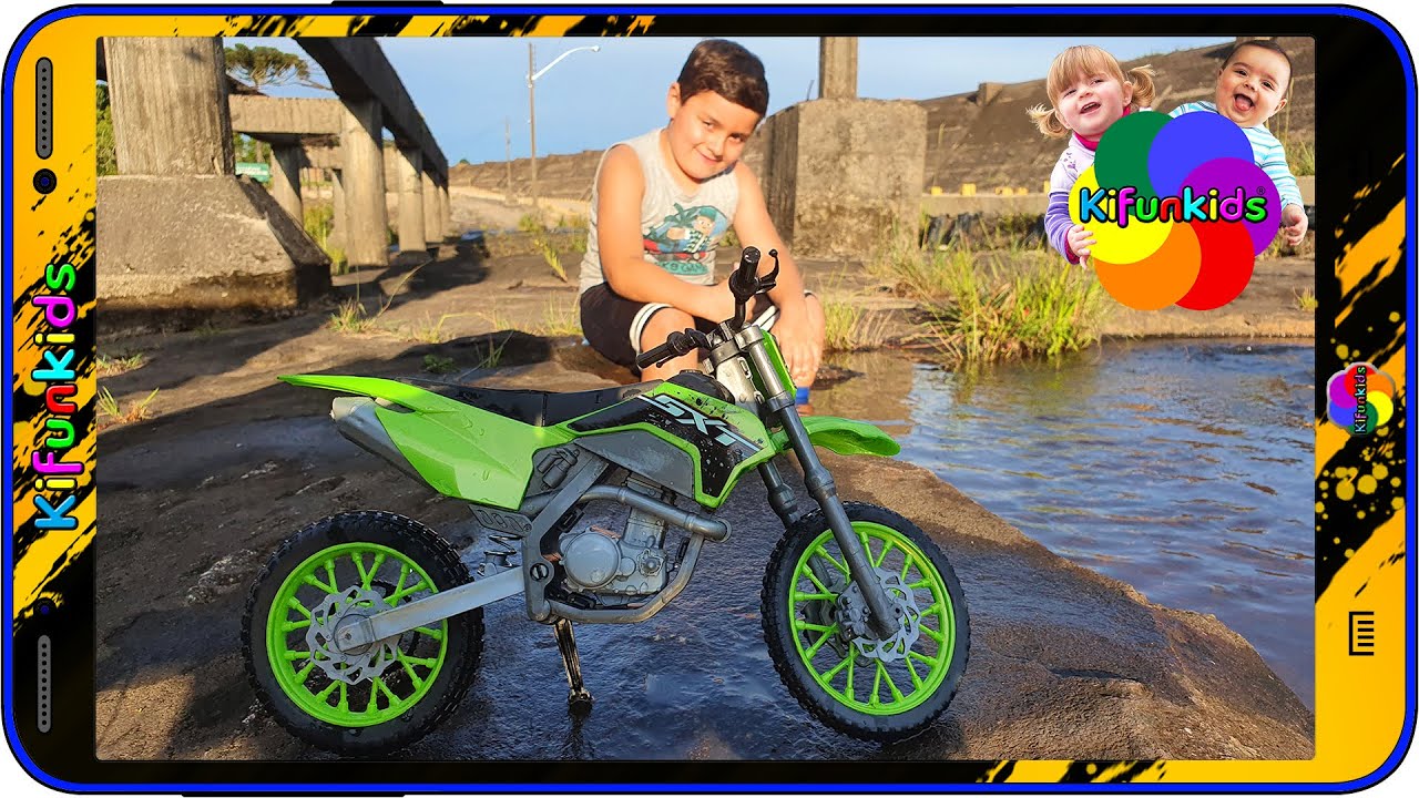 MINI MOTO INFANTIL DE BRINQUEDO PULANDO NA ÁGUA BRINCANDO DE TRILHA E  MANOBRAS NAS PEDRAS Kifunkids 