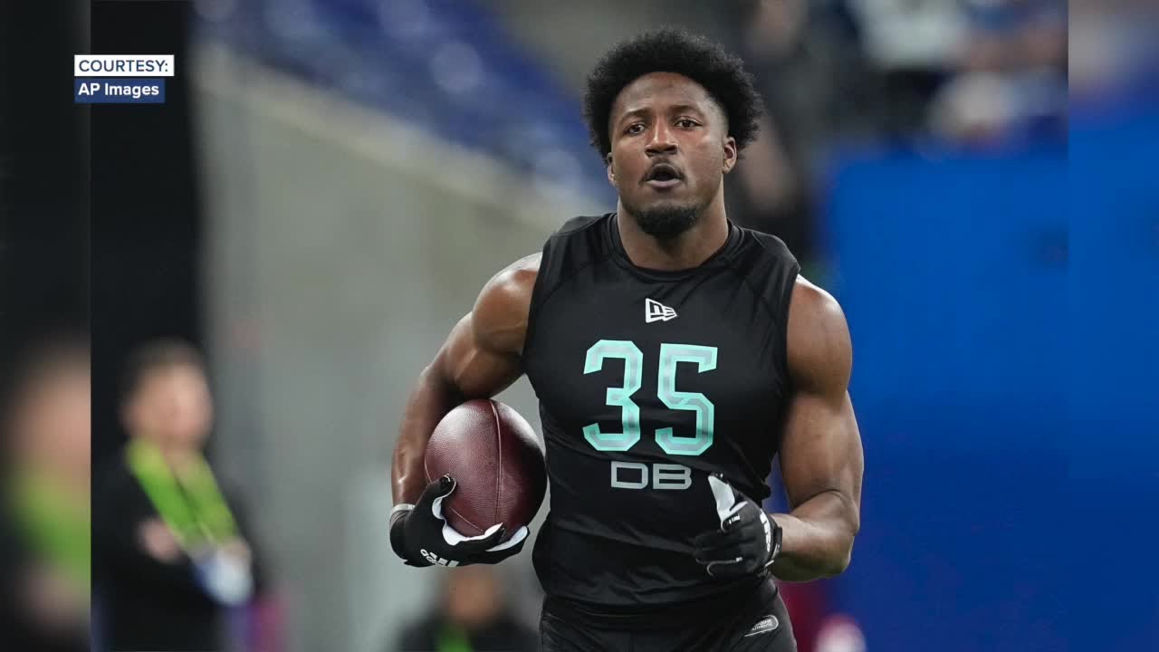 excelsior-springs-native-missouri-western-cornerback-sam-webb-signs