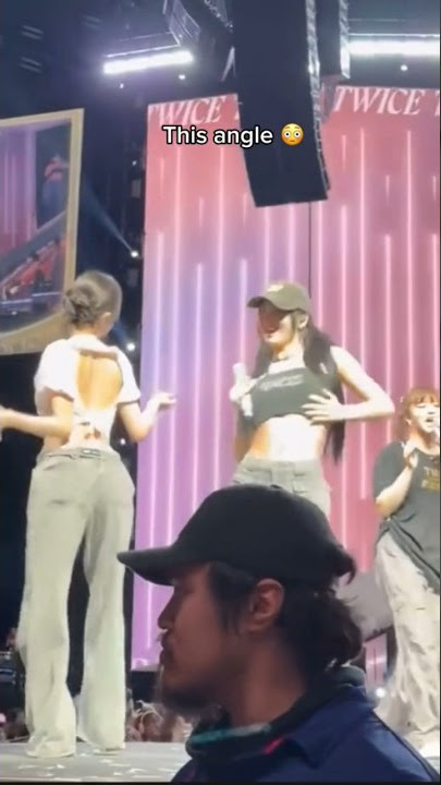 even the security guard can’t resist them 🙈😭 #twice #twiceedit #kpopedit #mina #momo