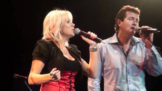 Adam Harvey & Beccy Cole - Islands In The Stream chords