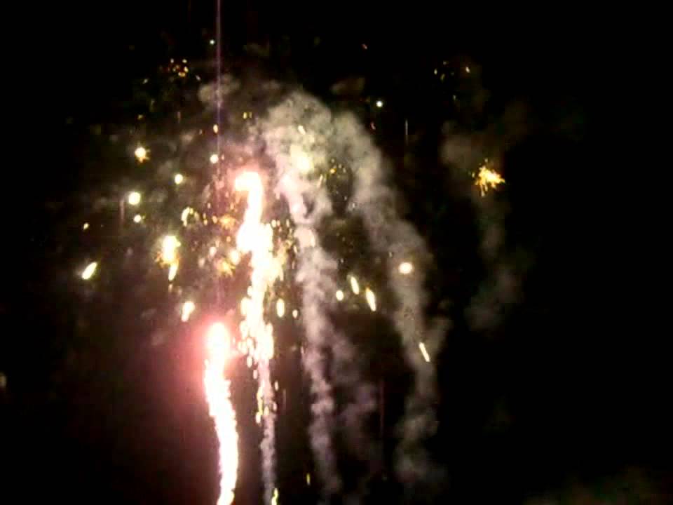Mega Feuerwerk ! Am Schluss gehts voll ab !!