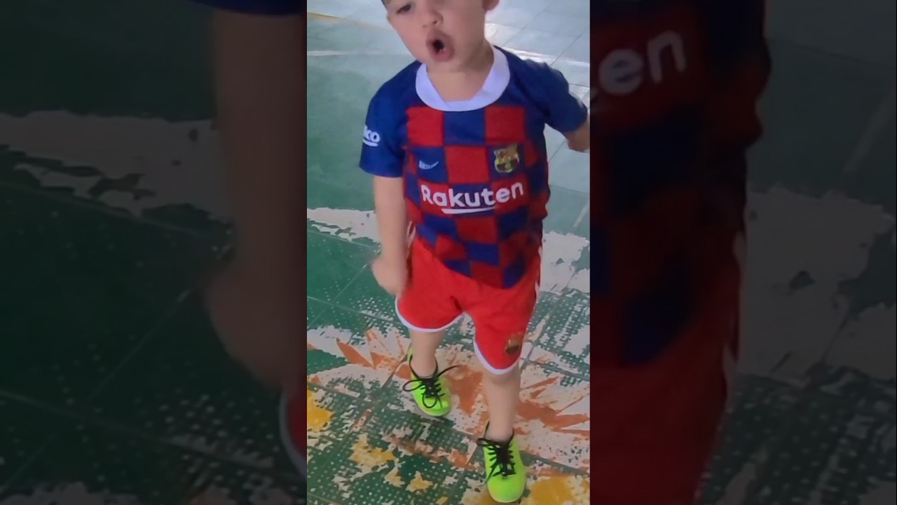De uma nota pra esse jogador de futebol 