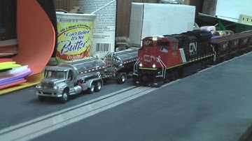 Digitrax SDH164D Sound/DCC Decoder in MTH SD70M-2