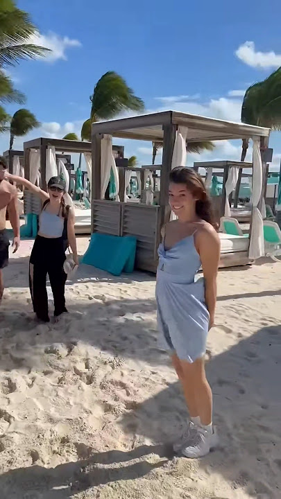 #beach #vacation #travel #couple #funny #trending #mermaidpool #comedy #fun #flip #trending #viral