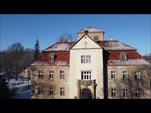 Zabytkowy pałac na