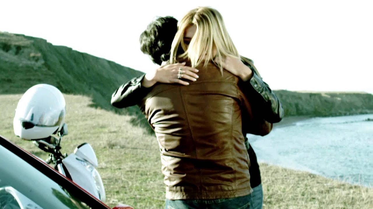 YouTube पर Yırtık Uçurtma - Hava Nasıl Oralarda (Official Video) देखें YouTube पर Yırtık Uçurtma - Hava Nasıl Oralarda (Official Video) देखें