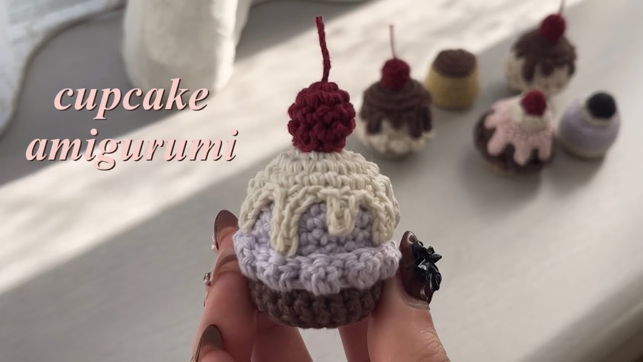 d*7様 ショートケーキさんの編みぐるみキーホルダー〇 あみぐるみ スイーツ ショートケーキ ハンドメイド キーホルダー