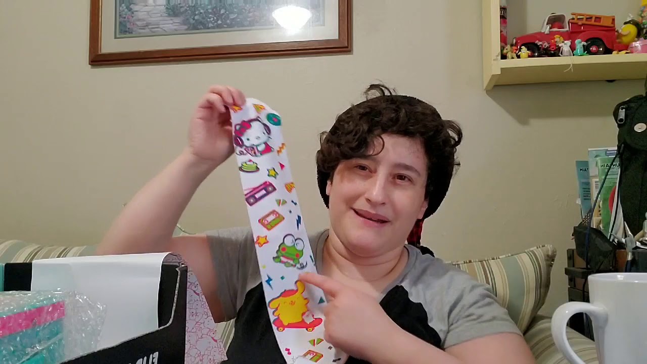 Unboxing Lootcrate Summer Sanrio Box