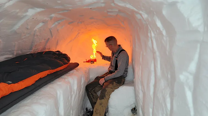 Dugout Shelter Under 10ft (3m) of Snow - Solo Camping in Survival Shelter During Snow Storm - DayDayNews