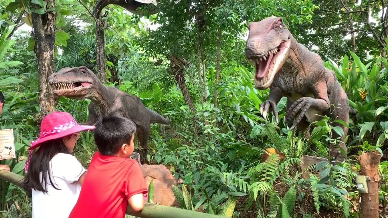 Wisata Petualangan Dinosaurus di Taman Legenda Taman Mini