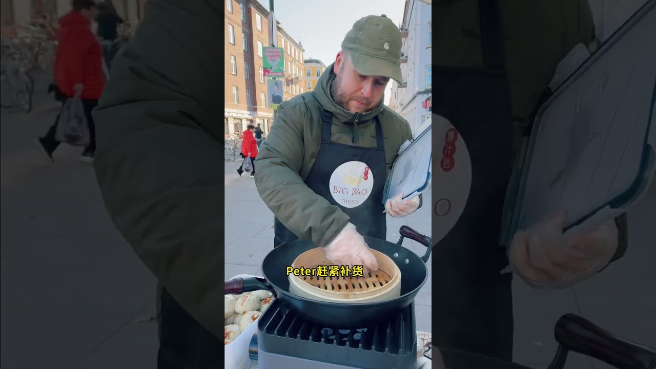 北欧大汉摆摊卖手抓饼，开摊直接被抢空 #抖音合集升级计划 #在拍一种很新的vlog #摆摊 #摆摊创业