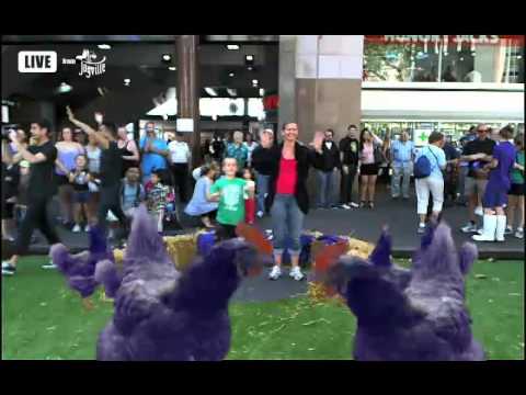 Cadbury Dairy Milk Brings Joyville to Australia (Sunday 13h29m dance1)