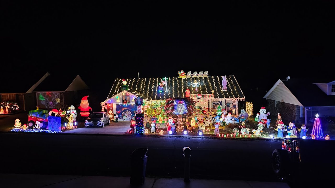 The Anderson Family Christmas Lights 2023 - YouTube
