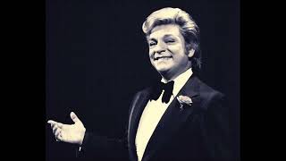 Zeki Müren - Gitme Sana Muhtacım