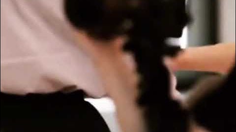 Ngàn nụ hôn trong bóng tối không một cái nắm tay công khaii