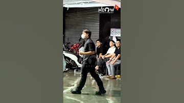 Diễn viên Hoà Hiệp đến thăm “Vy Mùi Ngò Gai” - Cố NSUT Ngọc Trinh vào lúc đêm muộn