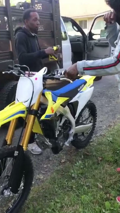 MY DAD RIDES MY NEW SUZUKI RMZ-450🦖