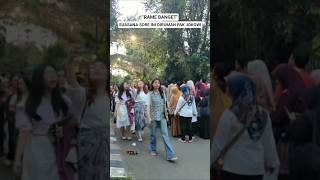 Sore Ini Warga Penuhi Rumah Jokowi Di Solo jokowi jokowidodo rumahjokowi