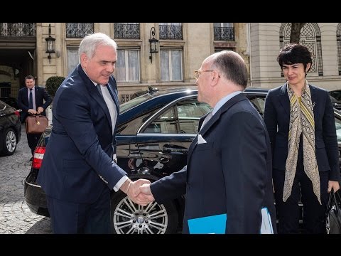 გიორგი მღებრიშვილი საფრანგეთის შს მინისტრ ბერნარ კაზენევს შეხვდა